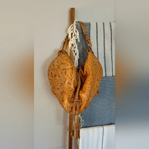 HYPE Leather Bag - Picture 2 of 12